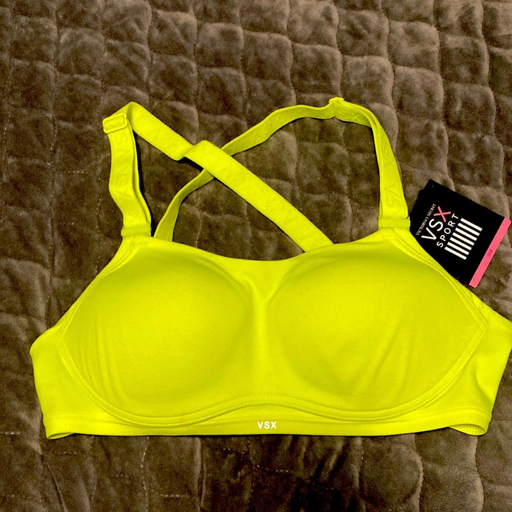 NWT Victoria’s Secret sports bra